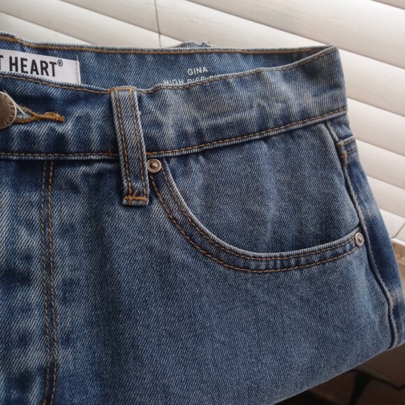 VELVET HEART gina high rise denim skirt with front slit (sz28) - Picture 3 of 13